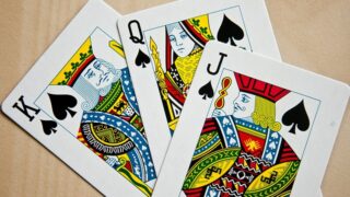 Baccarat Online กับ เสือมังกร ต่างกันยังไง